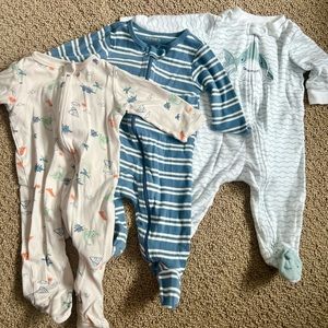 Bundle of sleep n plays from Carters